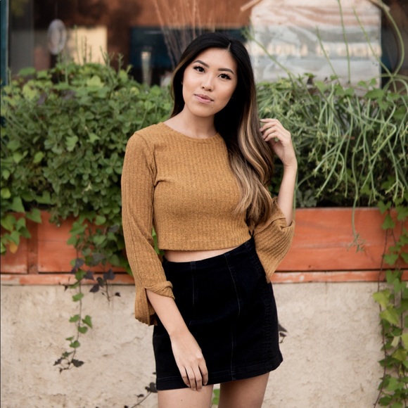 ✨ ANDREA’S CLOSET ✨ POSH AMBASSADOR ☀️ - Picture 3 of 3